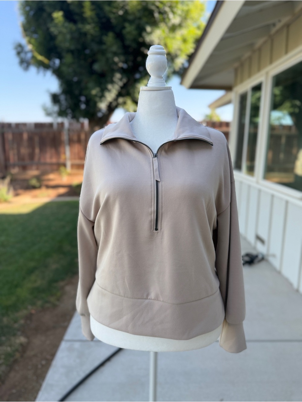 Beige Matching Active Set - Picture 2 of 7